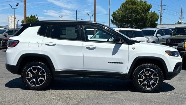 2025 Jeep Compass Trailhawk