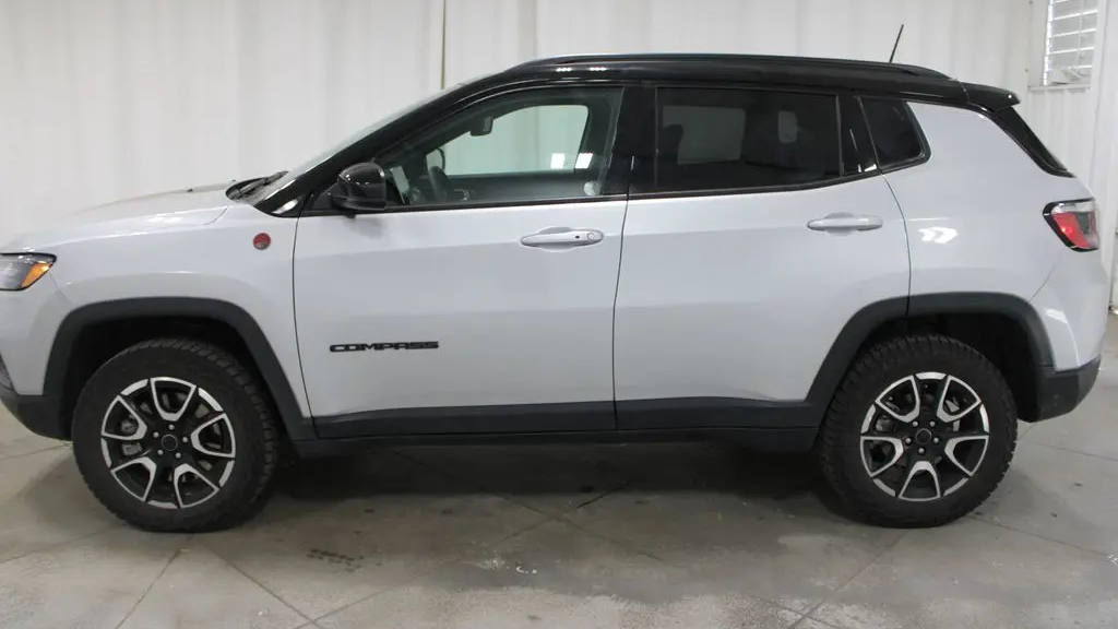 2025 Jeep Compass Trailhawk