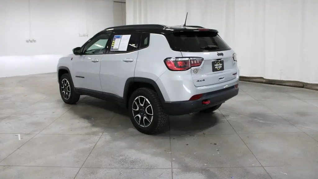 2025 Jeep Compass Trailhawk