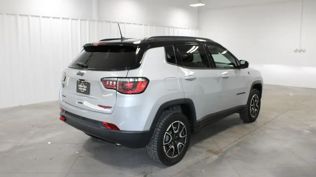 2025 Jeep Compass Trailhawk
