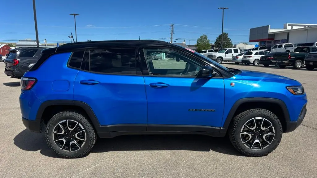 2025 Jeep Compass Trailhawk