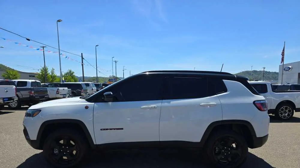 2023 Jeep Compass Trailhawk