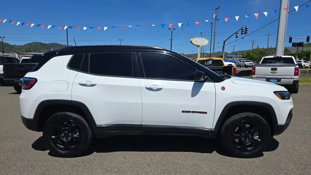 2023 Jeep Compass Trailhawk