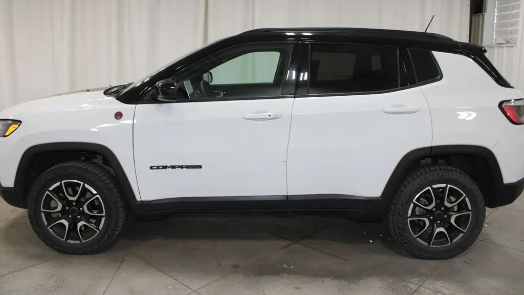 2025 Jeep Compass Trailhawk