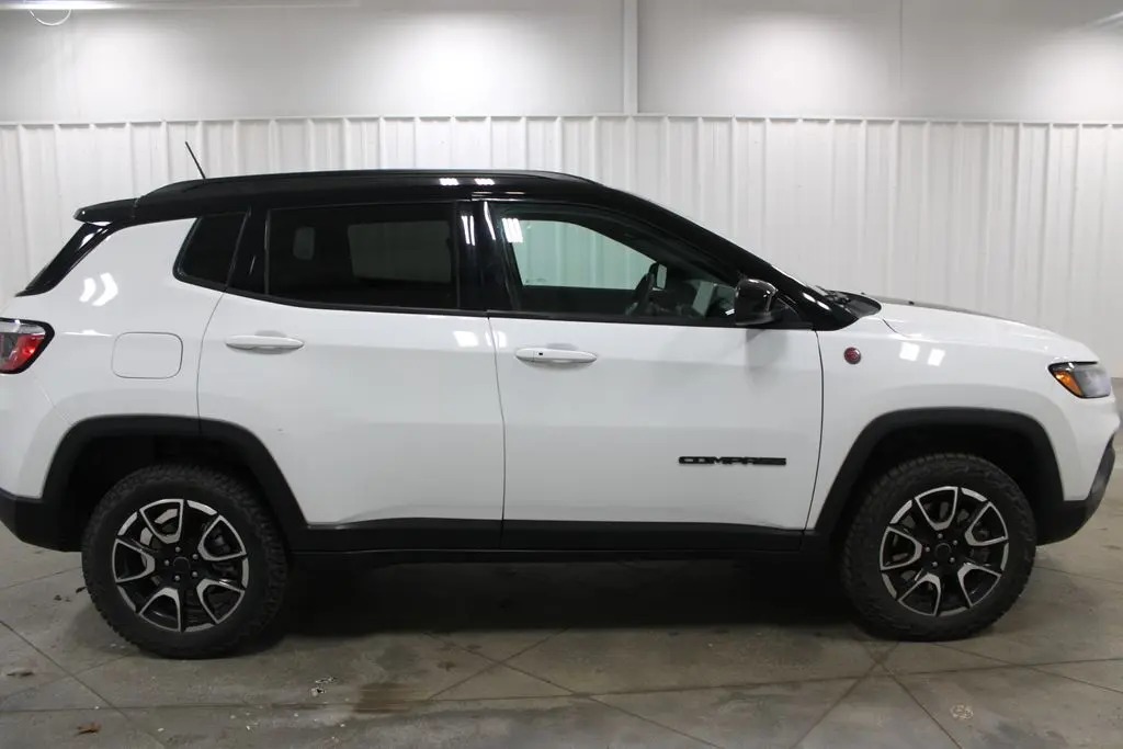 2025 Jeep Compass - $21,778