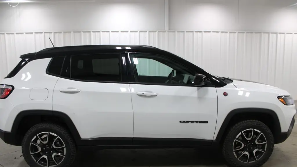 2025 Jeep Compass Trailhawk