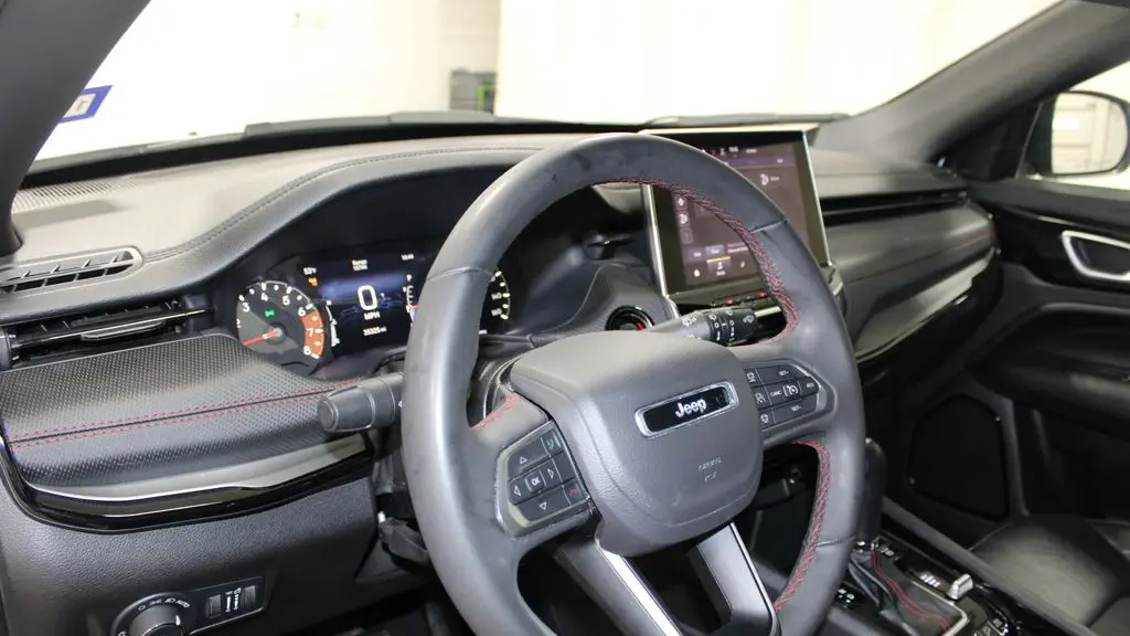 2025 Jeep Compass Trailhawk