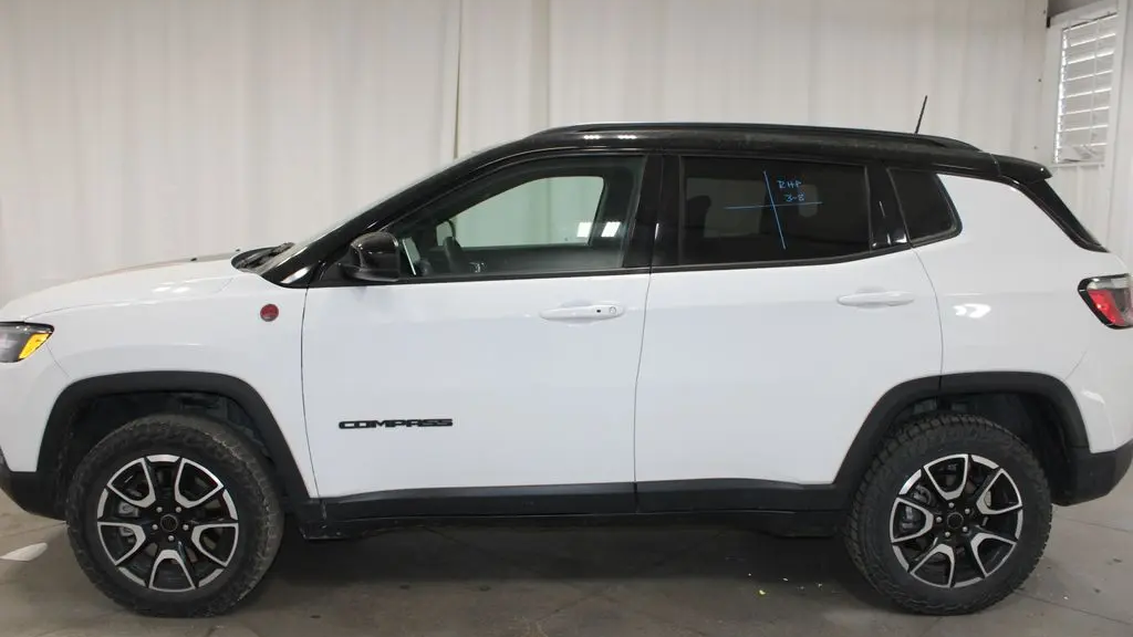 2025 Jeep Compass Trailhawk