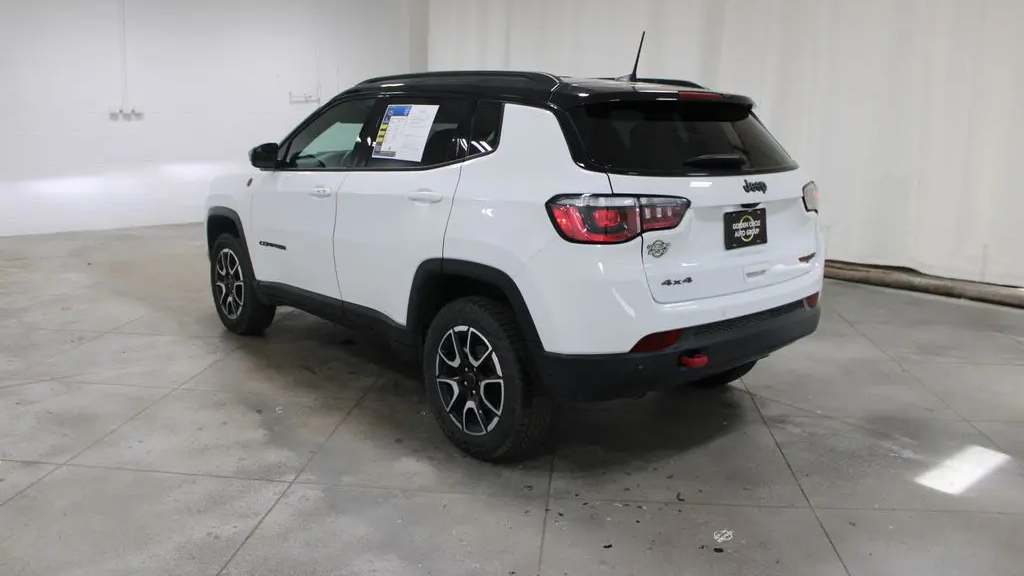 2025 Jeep Compass Trailhawk