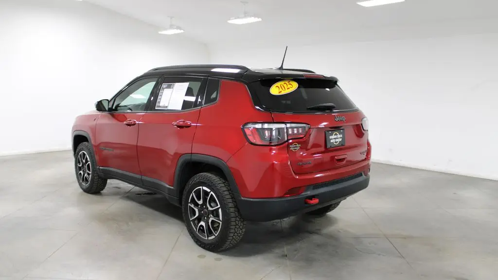 2025 Jeep Compass Trailhawk
