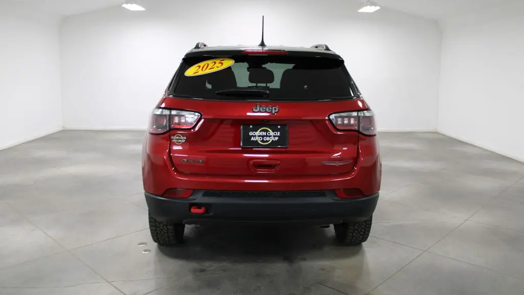 2025 Jeep Compass Trailhawk