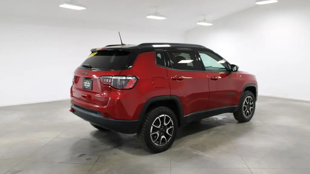 2025 Jeep Compass Trailhawk