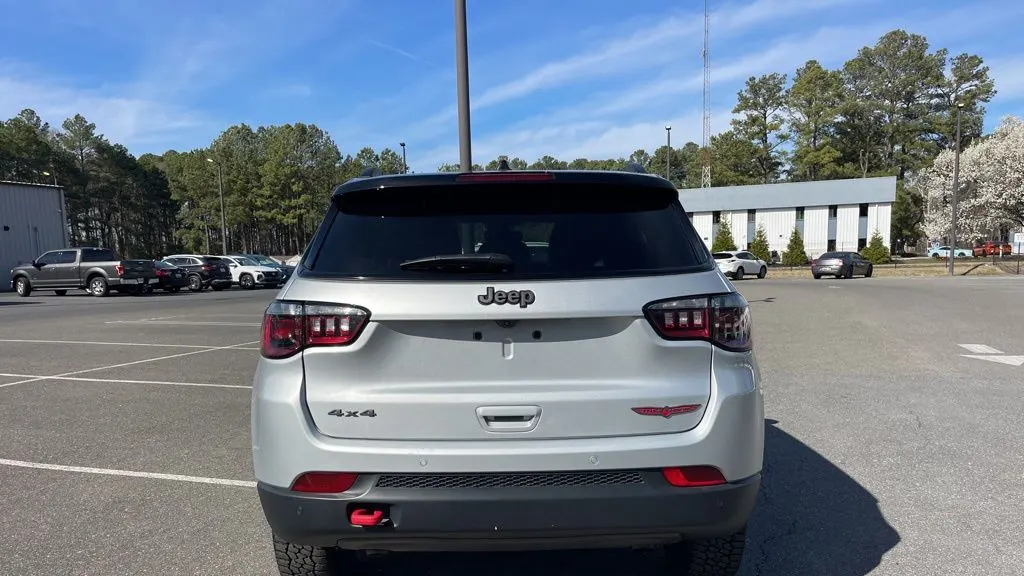 2025 Jeep Compass Trailhawk