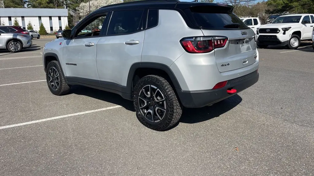 2025 Jeep Compass Trailhawk