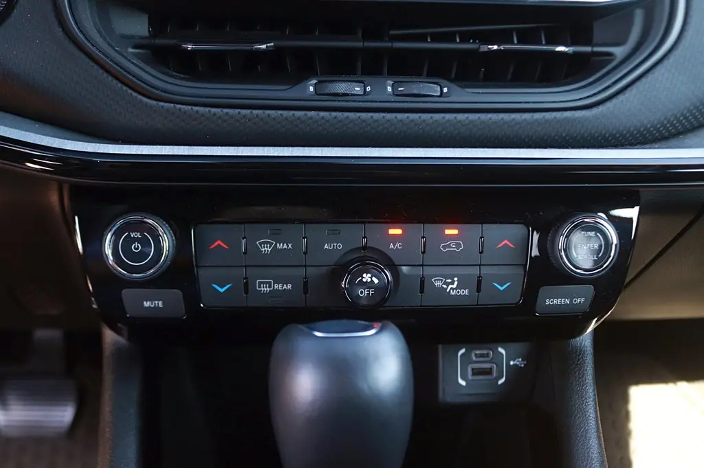 2026 Jeep Compass - $24,262