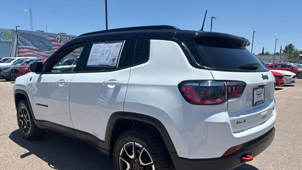 2025 Jeep Compass Trailhawk
