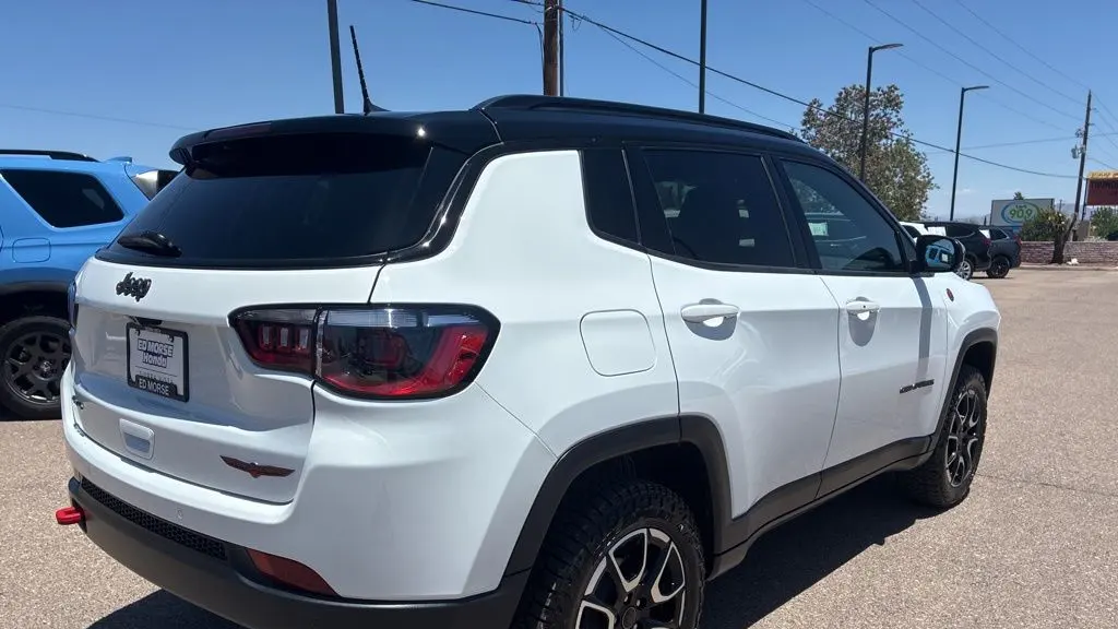2025 Jeep Compass Trailhawk