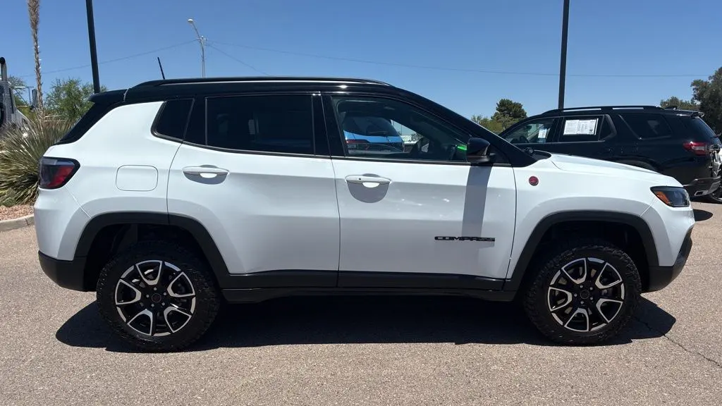 2025 Jeep Compass Trailhawk