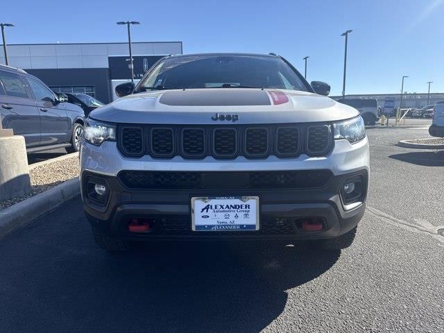 2025 Jeep Compass - $25,999