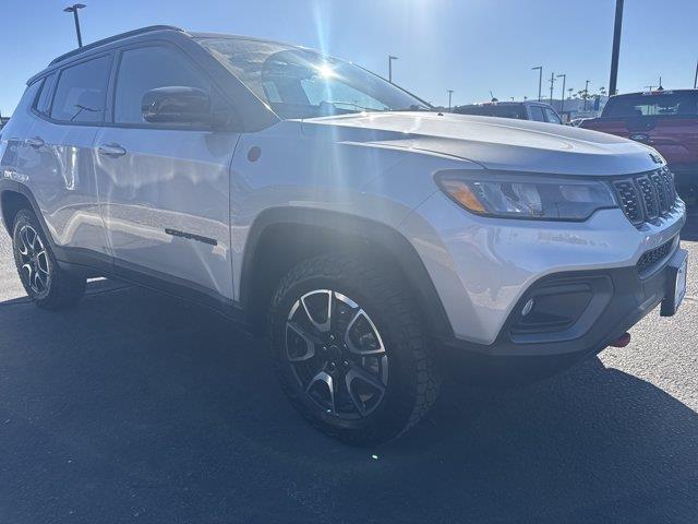 2025 Jeep Compass - $25,999