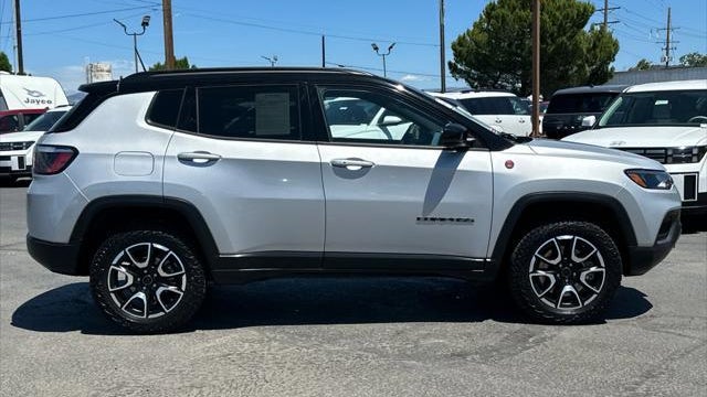 2025 Jeep Compass Trailhawk