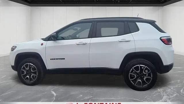 2025 Jeep Compass Trailhawk