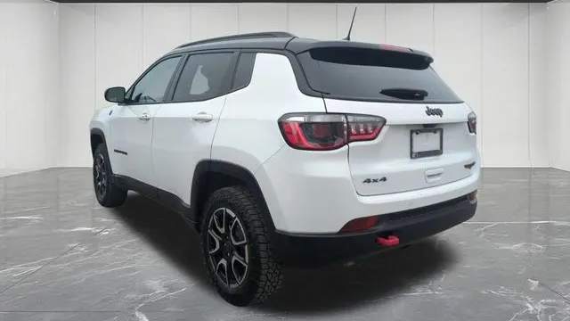 2025 Jeep Compass Trailhawk
