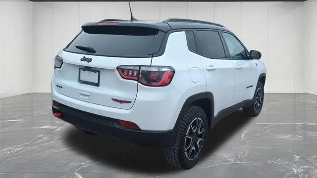 2025 Jeep Compass Trailhawk