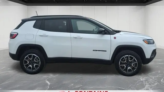 2025 Jeep Compass Trailhawk