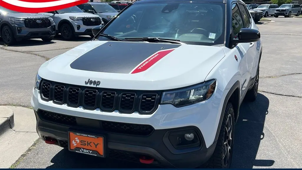2025 Jeep Compass Trailhawk