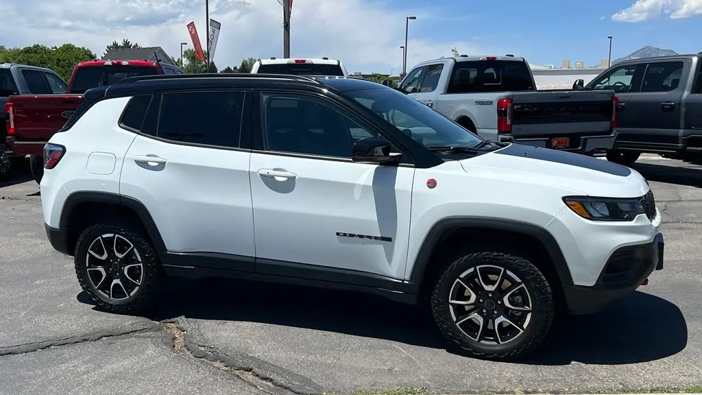 2025 Jeep Compass Trailhawk