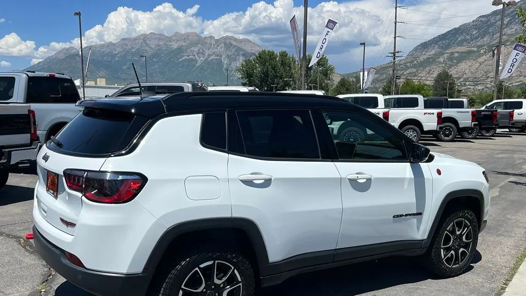 2025 Jeep Compass Trailhawk