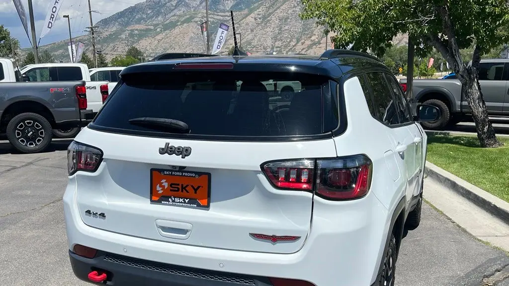 2025 Jeep Compass Trailhawk