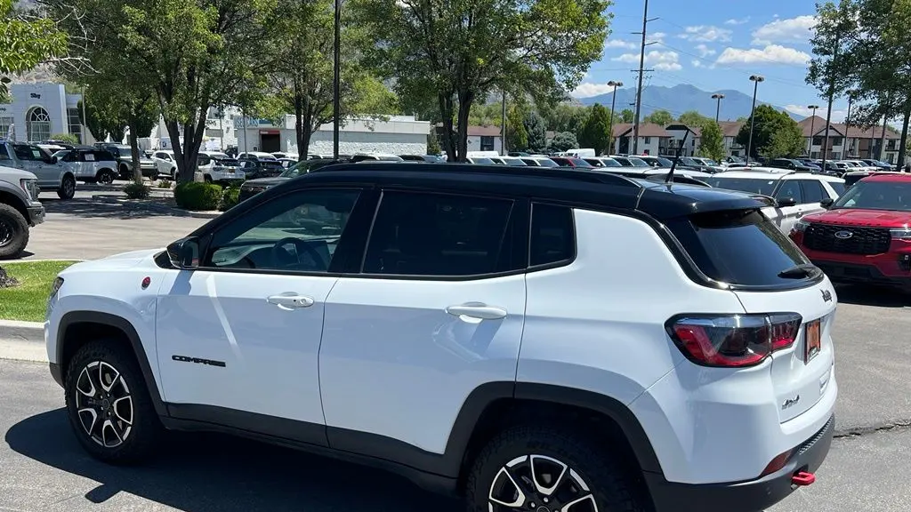 2025 Jeep Compass Trailhawk