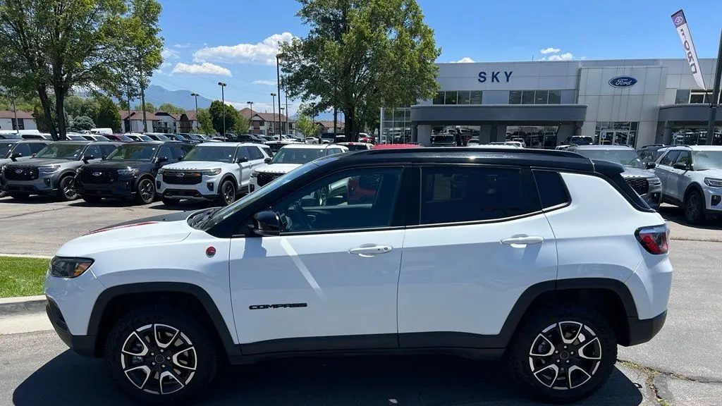 2025 Jeep Compass Trailhawk