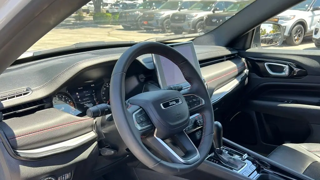 2025 Jeep Compass Trailhawk
