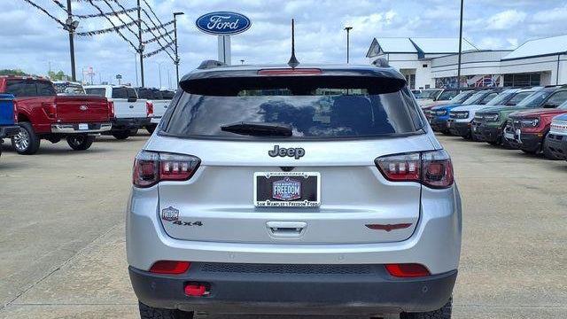 2025 Jeep Compass Trailhawk