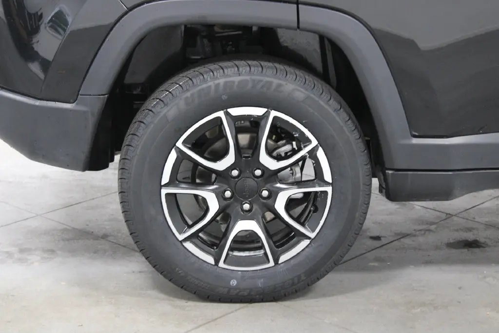 2024 Jeep Compass - $19,248