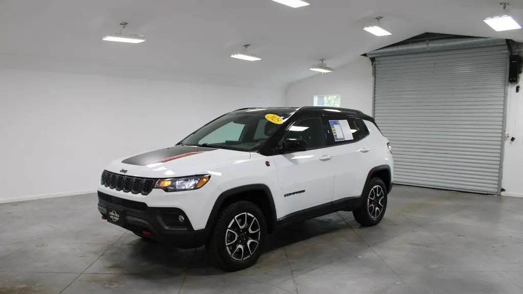 2025 Jeep Compass Trailhawk