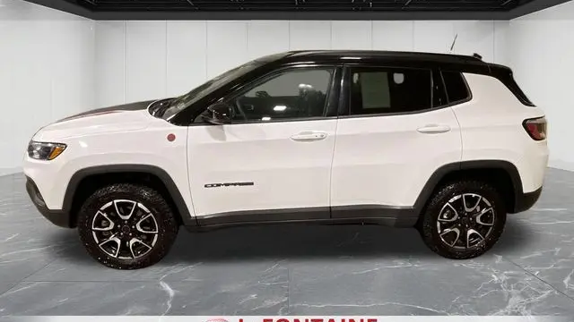 2025 Jeep Compass Trailhawk