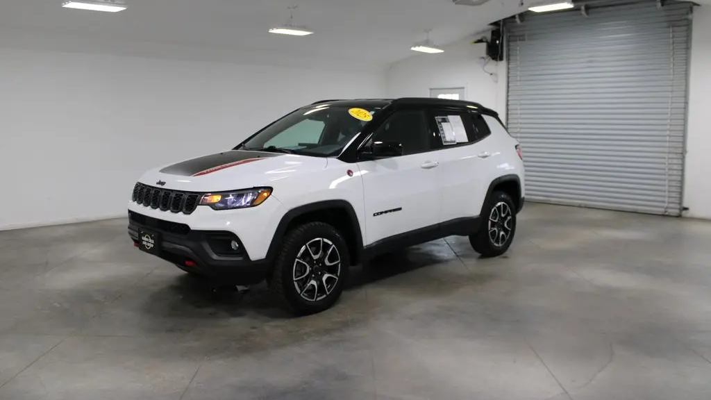 2025 Jeep Compass Trailhawk