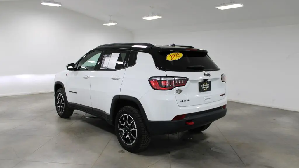 2025 Jeep Compass Trailhawk