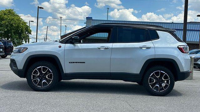2025 Jeep Compass Trailhawk
