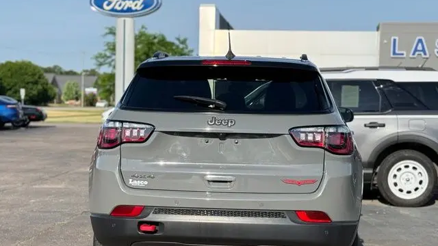2023 Jeep Compass Trailhawk