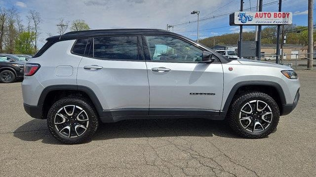2025 Jeep Compass Trailhawk