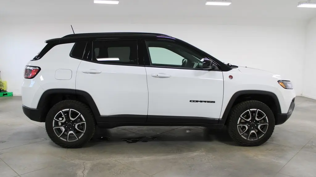2025 Jeep Compass Trailhawk