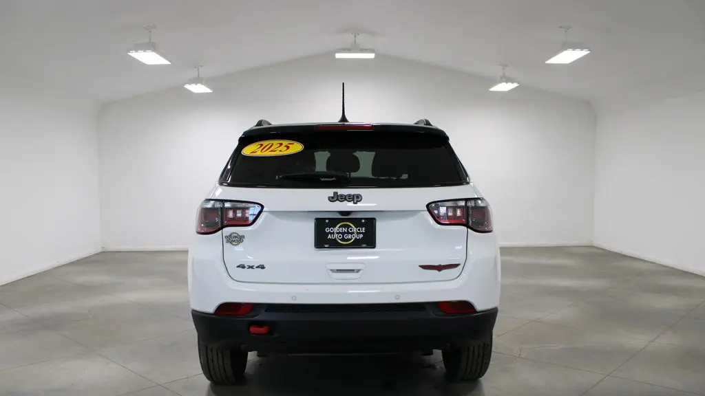 2025 Jeep Compass Trailhawk