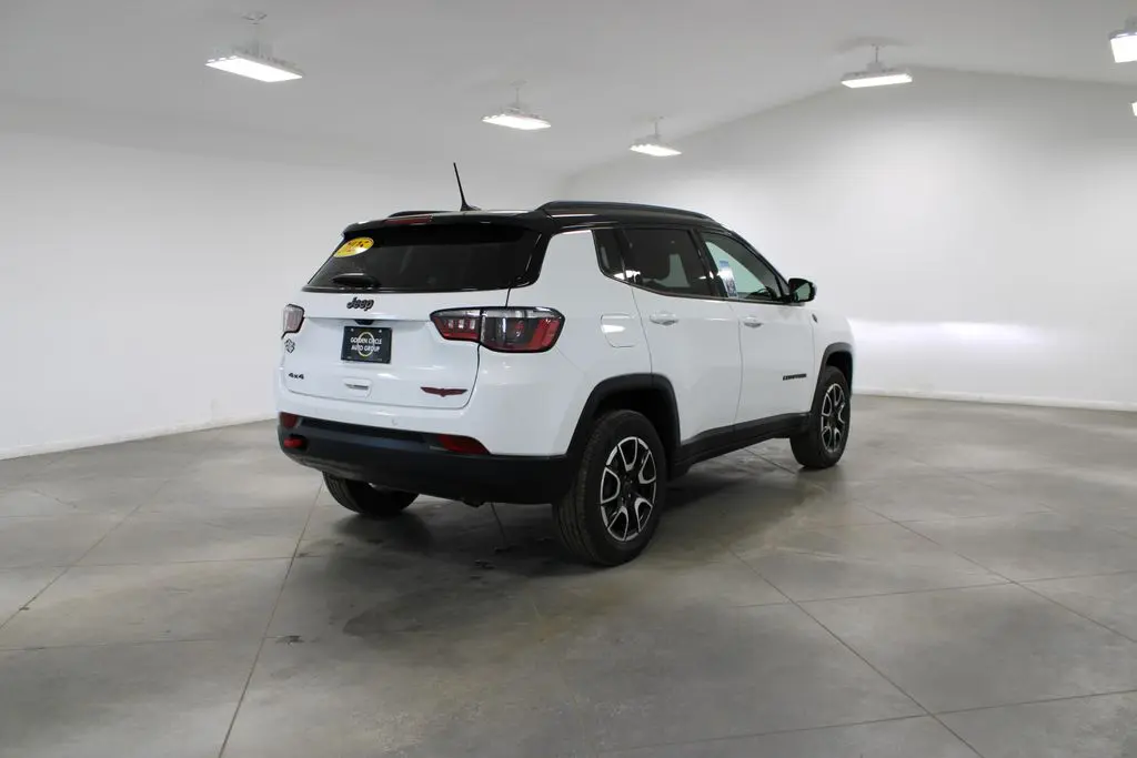 2025 Jeep Compass - $21,688