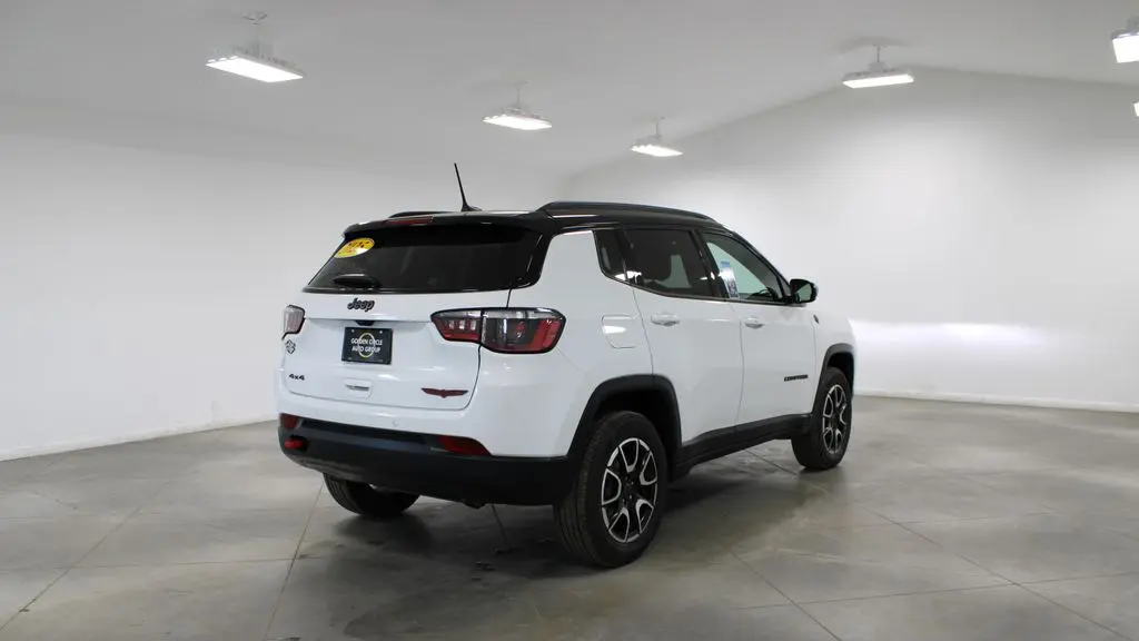 2025 Jeep Compass Trailhawk