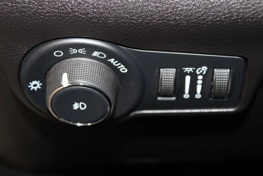 2025 Jeep Compass - $21,688